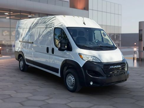 Used 2025 RAM ProMaster 2500 w/ Convenience Group FWD image 8
