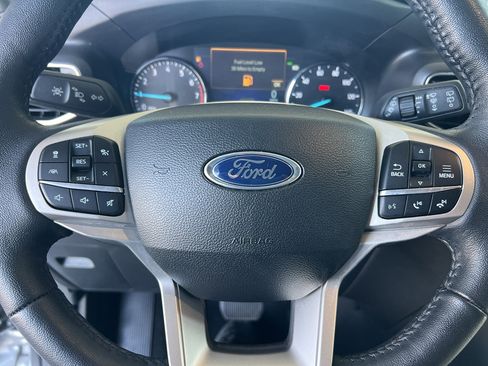 Used 2024 Ford Explorer Limited image 15