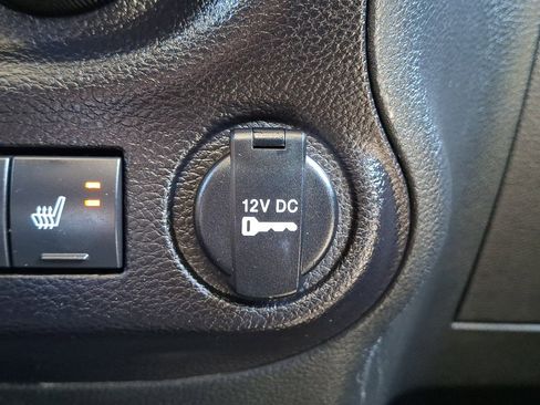 Used 2014 Jeep Wrangler Unlimited Sahara AWD/4WD image 22
