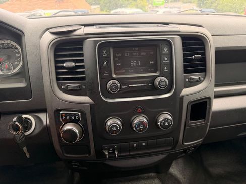 Used 2017 RAM 1500 Tradesman w/ Chrome Appearance Group RWD image 7
