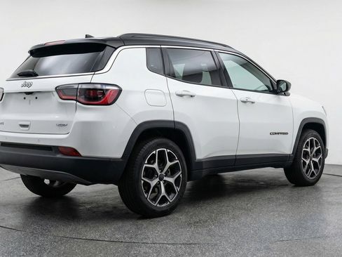 Used 2025 Jeep Compass Limited AWD/4WD image 9