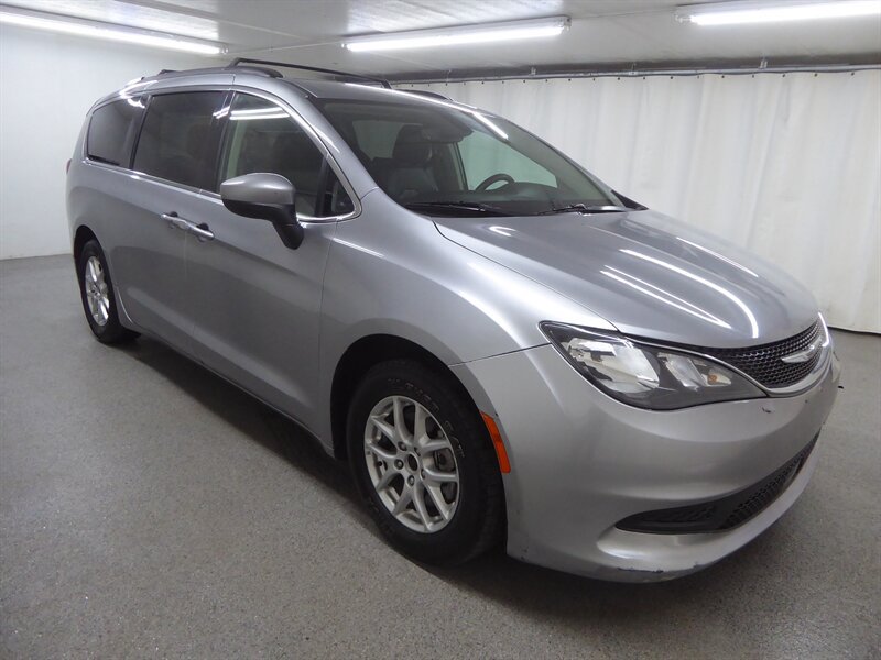 Used 2021 Chrysler Voyager Lxi FWD image 1