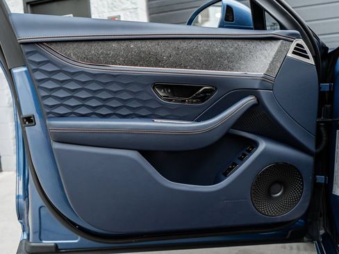 Certified 2025 Bentley Flying Spur Plug-In Hybrid AWD/4WD image 24