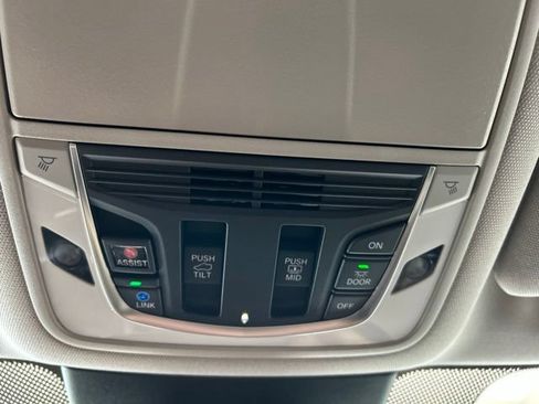 Used 2024 Acura MDX SH-AWD w/ Advance Package image 14