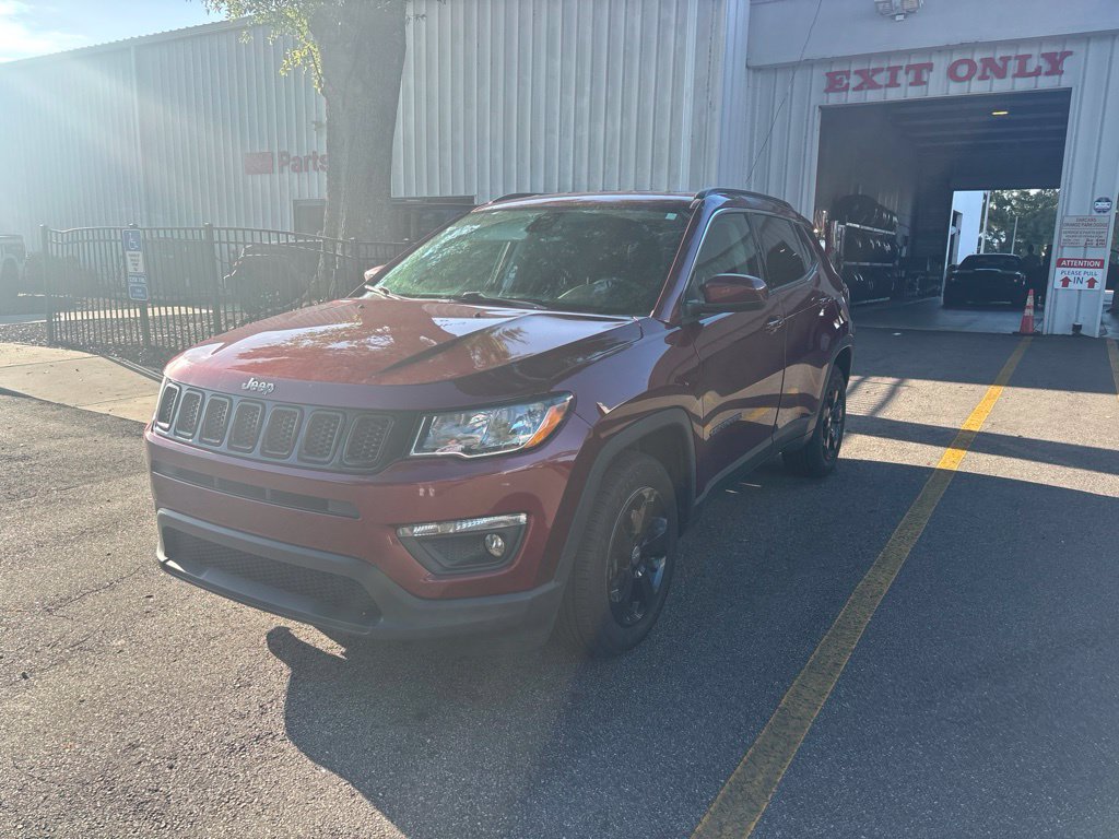 Used 2021 Jeep Compass Latitude FWD image 2