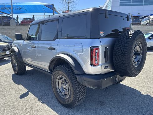 Used 2024 Ford Bronco Badlands image 5