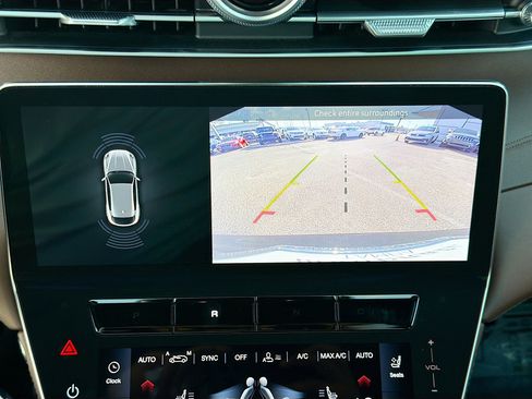 Certified 2024 Maserati Grecale GT image 33