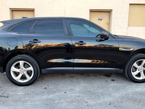 Used 2018 Jaguar F-PACE Premium image 7