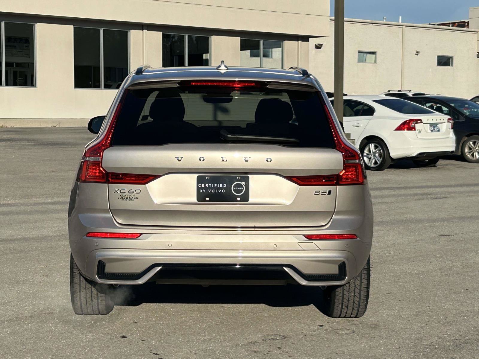 Certified 2024 Volvo XC60 B5 Plus AWD/4WD image 6