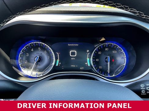 Used 2026 Chrysler Pacifica Limited w/ S Appearance Package FWD image 13