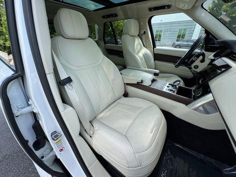 Used 2023 Land Rover Range Rover SE image 54