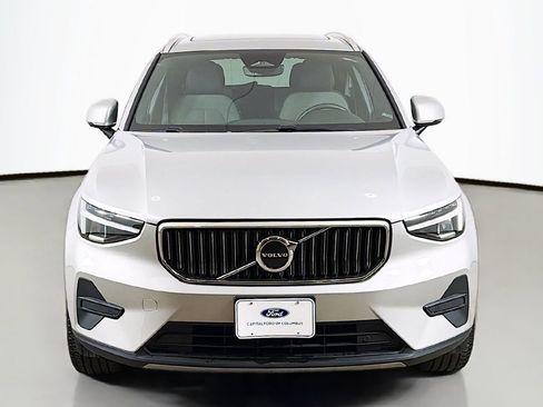 Used 2025 Volvo XC40 B5 Core AWD/4WD image 11