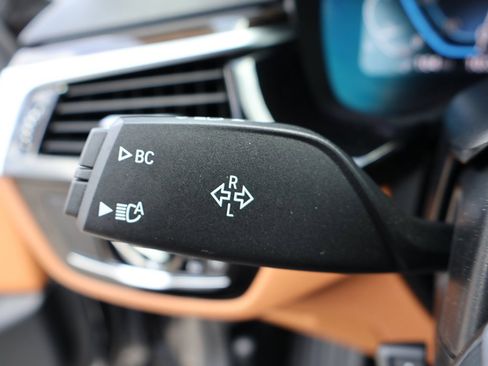 Used 2023 BMW 530e w/ Premium Package image 50