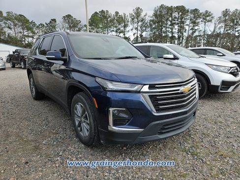 Used 2022 Chevrolet Traverse LT image 5