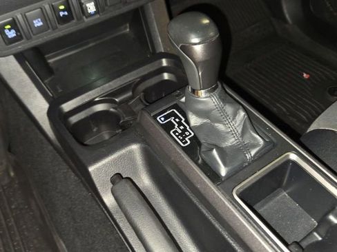 Used 2022 Toyota Tacoma TRD Off-Road w/ Technology Package image 19