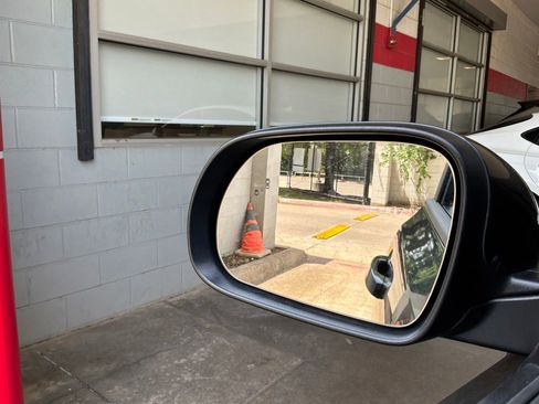 Used 2025 Kia Soul LX w/ LX Technology Package FWD image 17