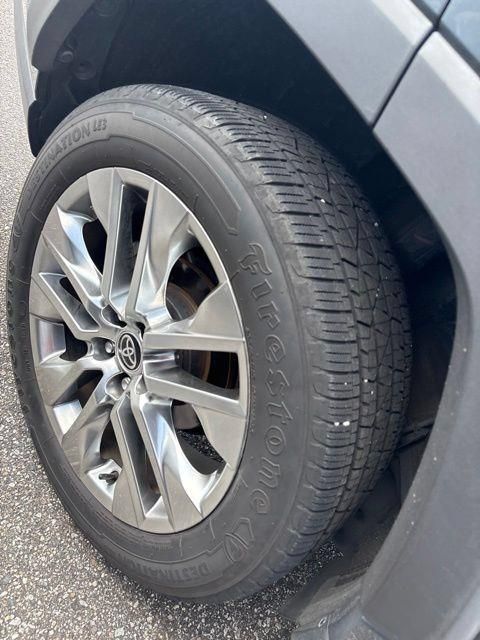 Used 2021 Toyota RAV4 XLE Premium FWD image 11