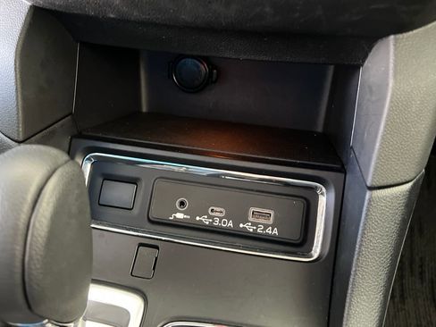 Used 2024 Subaru Ascent Premium w/ Convenience Package image 30