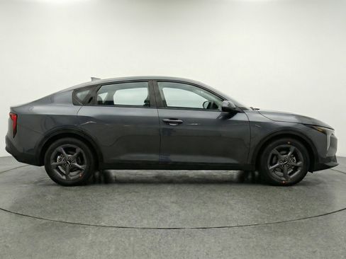 Used 2025 Kia K4 FWD image 11