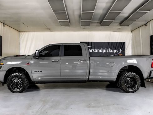 Used 2026 RAM 3500 Laramie AWD/4WD image 11