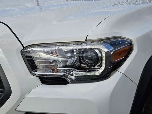 Used 2021 Toyota Tacoma SR image 10