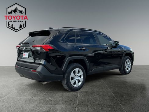 Certified 2021 Toyota RAV4 LE AWD/4WD image 5