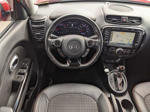 Certified 2017 Kia Soul ! w/ Tech Package image 13