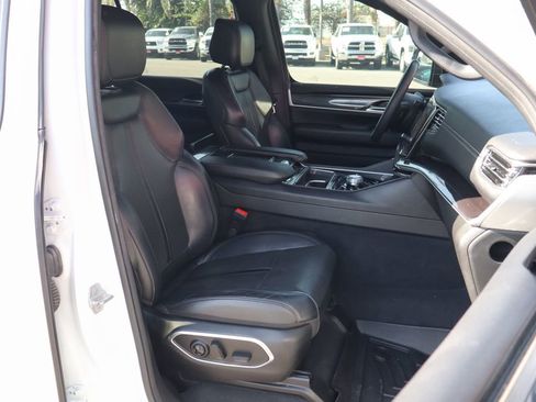 Used 2023 Jeep Wagoneer 4WD w/ Premium Group I image 51