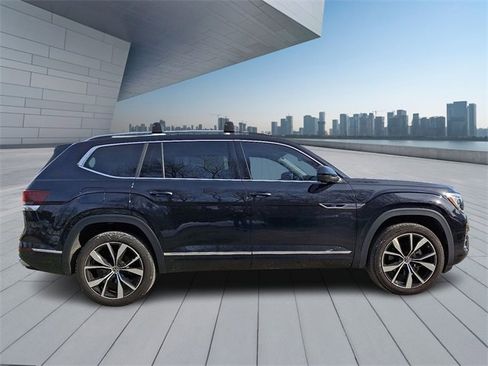 Used 2024 Volkswagen Atlas SEL Premium R-Line image 7