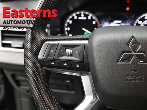 Used 2024 Mitsubishi Outlander SE AWD/4WD image 15
