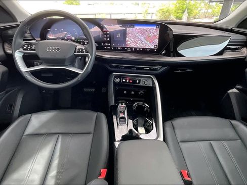 Used 2025 Audi Q5 Premium Plus w/ Premium Plus image 15