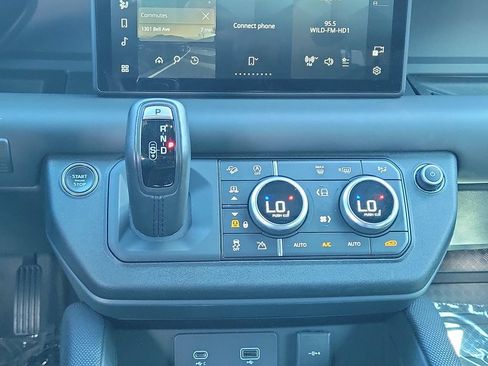 Used 2023 Land Rover Defender 110 X-Dynamic SE AWD/4WD image 19
