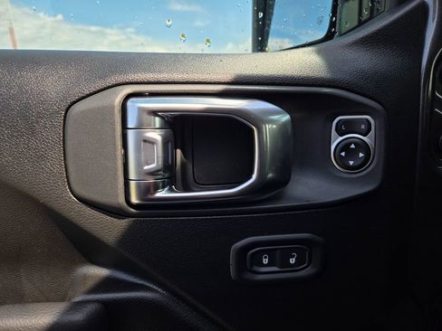 New 2026 Jeep Gladiator Sport AWD/4WD image 12