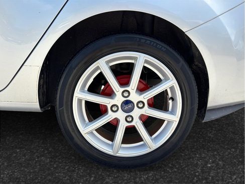 Used 2015 Ford Fiesta SE w/ Equipment Group 201A FWD image 13