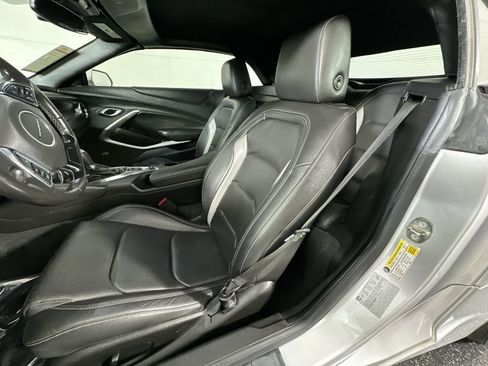 Used 2018 Chevrolet Camaro LT RWD image 11