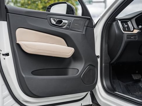 New 2026 Volvo XC60 B5 Plus w/ Protection Package Premier image 38