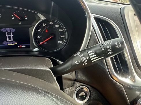 Used 2022 Chevrolet Equinox LT image 36