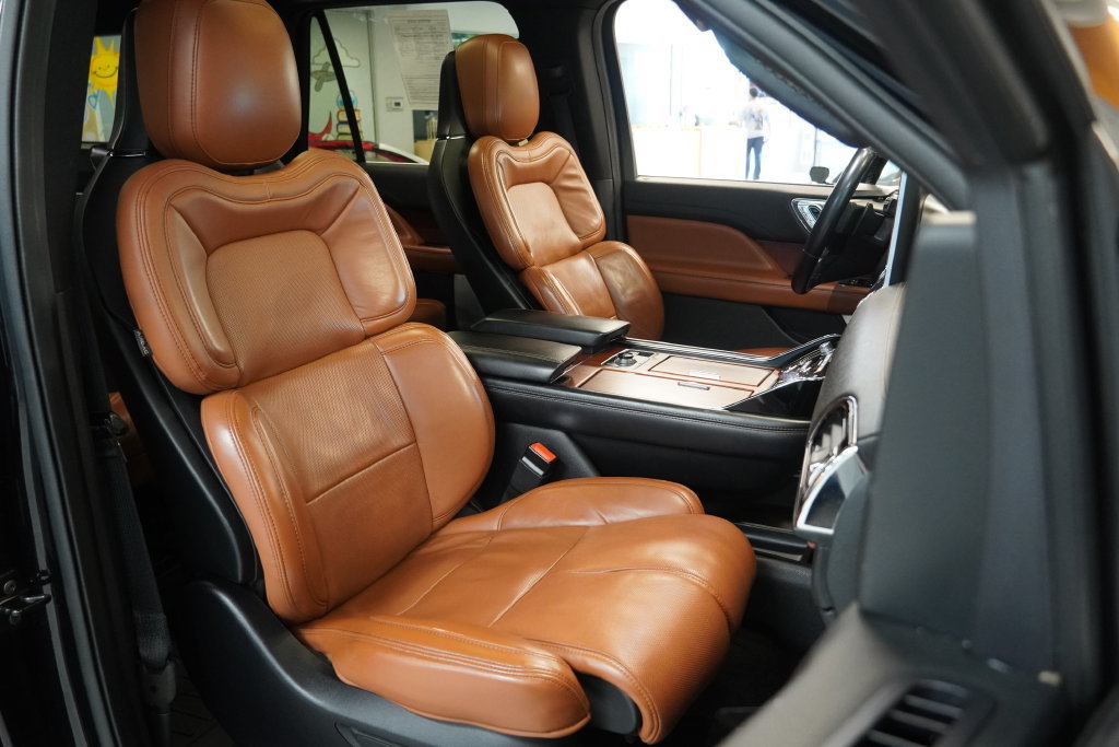 Used 2020 Lincoln Navigator L Reserve AWD/4WD image 40