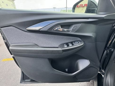 Used 2023 Chevrolet TrailBlazer LT w/ Convenience Package image 16