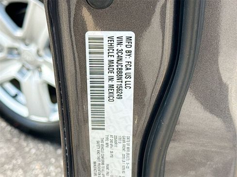 Used 2022 Jeep Compass Latitude image 33