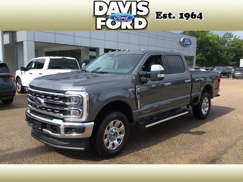 New 2026 Ford F250 Lariat w/ Chrome Package AWD/4WD image 1