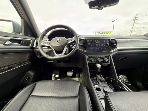 Used 2022 Volkswagen Atlas Cross Sport SE image 28