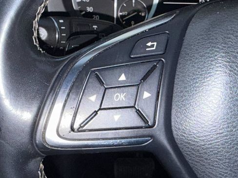 Used 2017 INFINITI QX30 FWD image 41