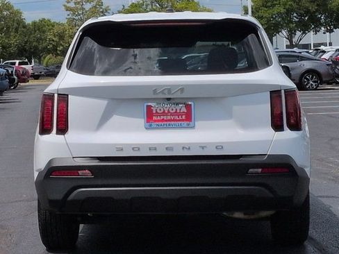 Used 2022 Kia Sorento LX FWD image 6