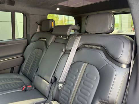 Used 2022 Rivian R1S Launch Edition AWD/4WD image 13