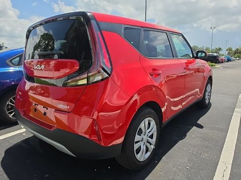 Used 2025 Kia Soul LX FWD image 15