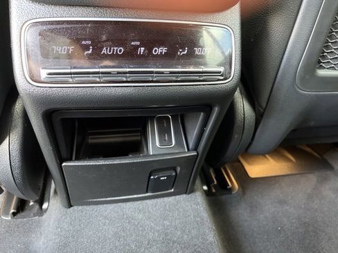 Used 2022 Mercedes-Benz GLE 350 w/ 3rd Row Seat Package image 12