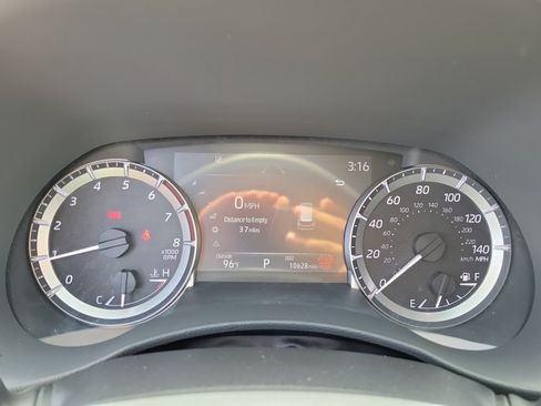 Used 2025 Toyota Highlander XLE AWD/4WD image 25