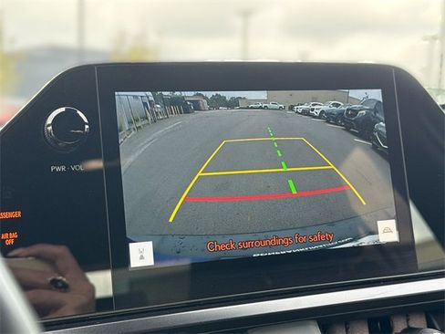 Used 2024 Lexus UX 250h AWD image 17