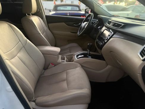 Used 2016 Nissan Rogue SL w/ SL Premium Package FWD image 19